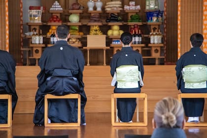 En el templo se realizan dos ceremonias diarias, así como una mensual, el segundo domingo de cada mes