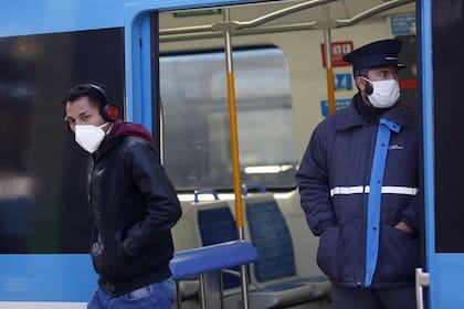 En el transporte público, los pasajeros respetaron la nueva normativa de llevar barbijos