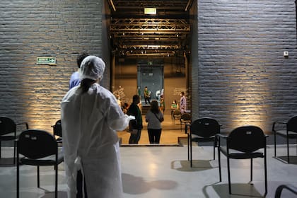 En el último mes los casos de coronavirus detectados en la Argentina crecieron un 1688%