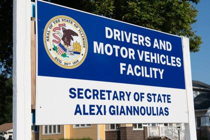 En el último tiempo se añadieron alrededor de 2500 espacios diarios en 44 centros del DMV en el área de Chicago para solicitar la Real ID (Illinois Secretary of State) (Archivo)