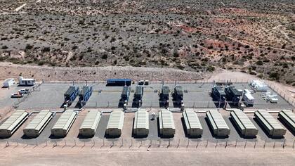 En el yacimiento Los Toldos, de Tecpetrol, la compañía Unblock Computing propuso solucionar el problema de la quema de gas y e instaló 12 centros de datos modulares (MDC) para minar criptomonedas