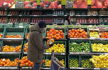 En enero de 2025, la tasa interanual se situó en el 3%, un número que es superior al objetivo del 2% que había fijado la Reserva Federal (Imagen de archivo LN)
