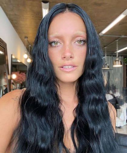 En enero del año pasado, Oriana Sabatini se sumó a la movida de las "bleached brows", tal como se las conoce a las cejas teñidas de rubio