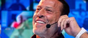 Tony Robbins, especialista en crecimiento personal: “La razón por la que sufrís: estás enfocado en vos”