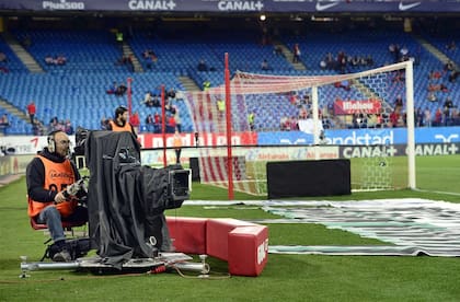 En España, las telefónicas no quieren pagar más por los derechos