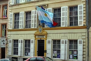 El granadero que custodia la casa donde murió San Martín