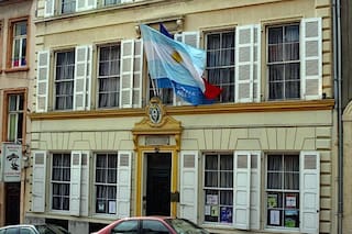 El granadero que custodia la casa donde murió San Martín