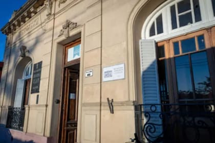 En esta casa vivio Perón, donde hoy se encuentra la biblioteca