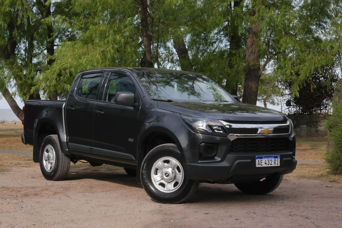 En esta Chevrolet S10 CD 4x2 LS no hay elementos estéticos diferenciadores en el exterior