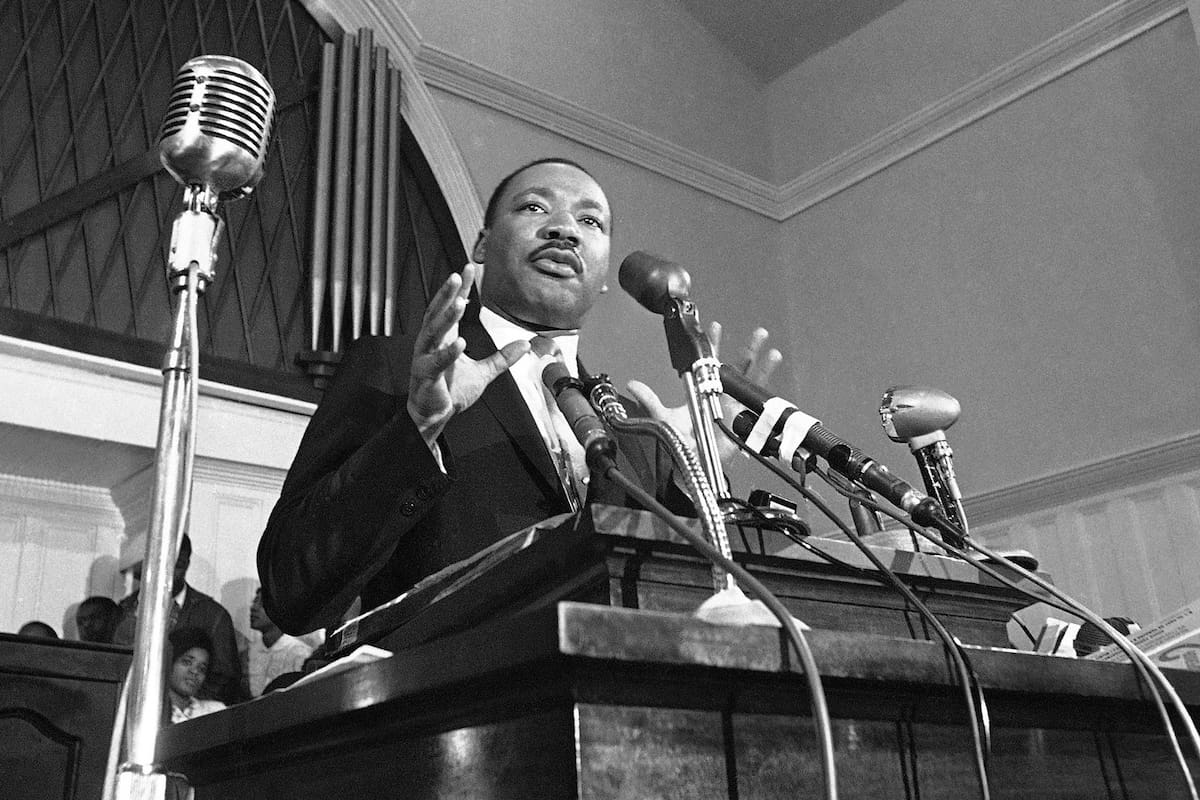 En esta foto de 1960, el líder de los derechos civiles Martin Luther King Jr. habla en Atlanta. (Foto AP, Archivo)