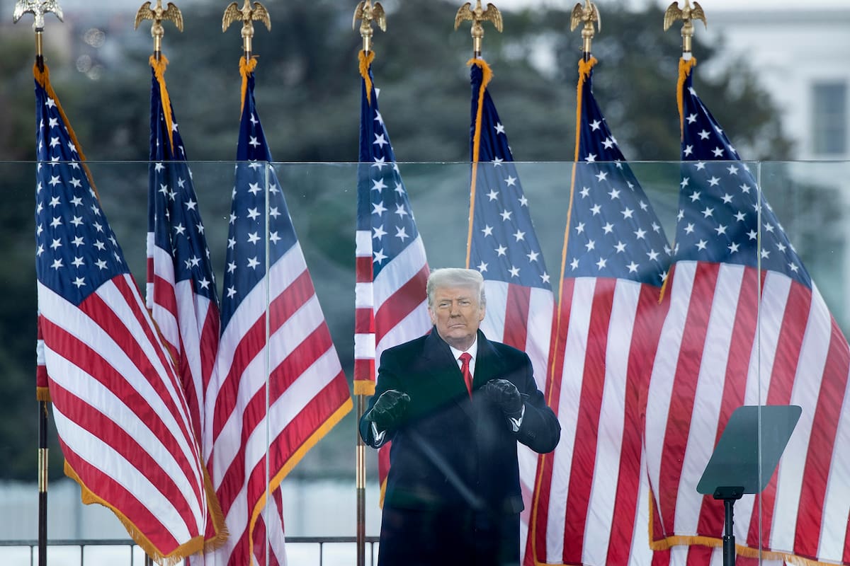 En esta foto de archivo, el presidente de Estados Unidos, Donald Trump, habla con partidarios de La Elipse cerca de la Casa Blanca el 6 de enero de 2021 en Washington, DC