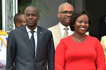 En esta foto de archivo tomada el 23 de mayo de 2018, el presidente haitiano Jovenel Moise y la primera dama haitiana Martine Moise son vistos en el Palacio Nacional en Puerto Príncipe, Haití
