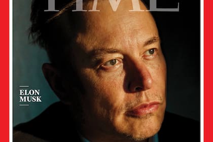 En esta foto proporcionada por Time, Elon Musk, seleccionado como "Persona del Año" de la revista, en la portada del número del 27 de diciembre de 2021 al 3 de enero de 2020. (Time vía AP)