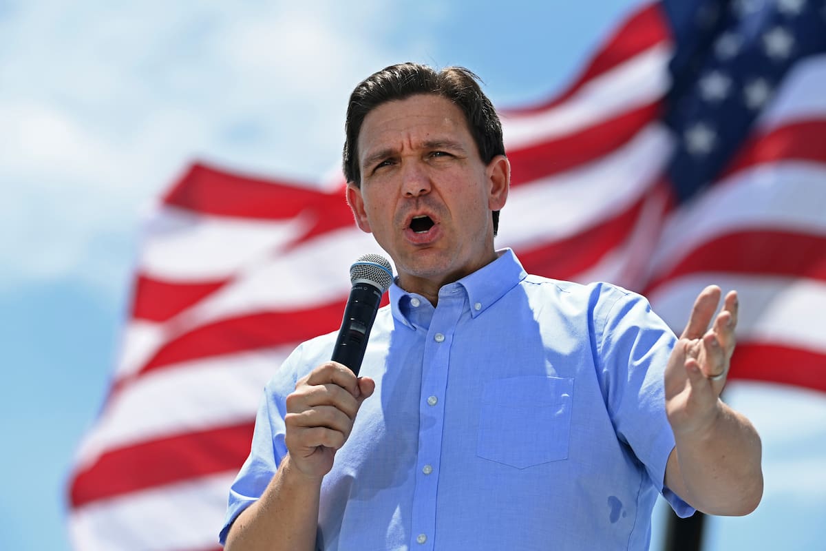 En esta imagen de archivo, el candidato a la nominación republicana a la Casa Blanca y gobernador de Florida, Ron DeSantis, durante un acto en Corley Ranch, Gardnerville, Nevada, el 17 de junio de 2023 (AP Foto/Andy Barron, archivo)
