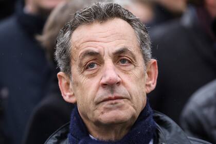En esta imagen de archivo, tomada el 11 de noviembre de 2019, el expresidente de Francia Nicolas Sarkozy durante un evento en el Arco del Triunfo, en París. (Ludovic Marin/Pool via AP, archivo)