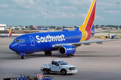 En esta imagen de archivo, un avión de Southwest Airlines se prepara para despegar en el aeropuerto Love Field de Dallas, el 25 de julio de 2024. (AP Foto/LM Otero, archivo)