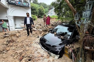 Inundaciones repentinas anegan varias zonas de la isla tailandesa de Phuket tras fuertes lluvias