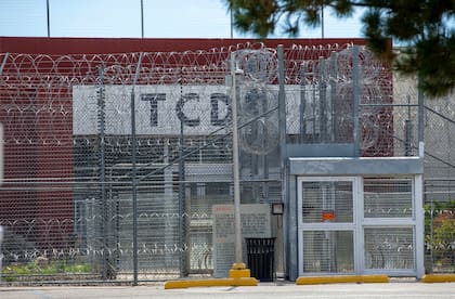 En esta imagen del 29 de septiembre de 2022 se ve el Centro de Detención del condado de Torrance, en Estancia, Nuevo México. (AP Foto/Andres Leighton, Archivo)