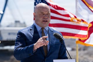 Trump nombra a Adam Telle como secretario interino del Ejército tras la salida de Driscoll