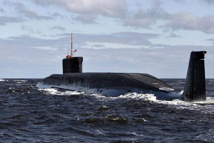 En esta imagen, el submarino nuclear ruso Yuri Dolgoruky se ve cerca de la ciudad norteña de Severodvinsk, en 2009