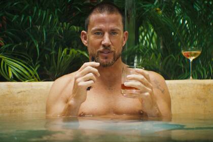 En esta imagen proporcionada por Amazon/MGM Studios, Channing Tatum en una escena de "Blink Twice". (Carlos Somonte/Amazon-MGM via AP)