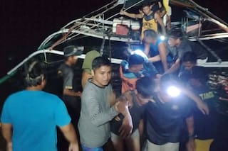 Incendio en transbordador de pasajeros en Filipinas deja 5 muertos y decenas de desaparecidos