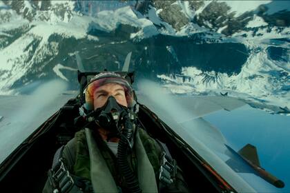 En esta imagen proporcionada por Paramount Pictures, Tom Cruise interpreta al capitán Pete "Maverick" Mitchell en una escena de "Top Gun: Maverick". (Paramount Pictures vía AP)
