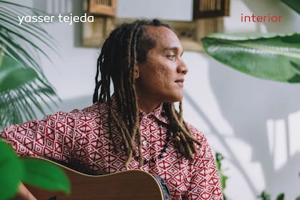En esta imagen proporcionada por Yasser Tejeda, la portada de su EP "Interior", cuyo lanzamiento está previsto para el 25 de junio de 2021. (Yasser Tejeda vía AP)
