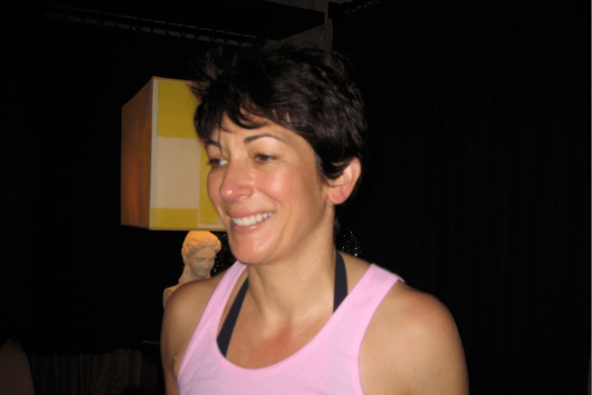 En esta imagen publicada por el Departamento de Justicia de Estados Unidos se ve Ghislaine Maxwell. (Departamento de Justicia de Estados Unidos via AP)