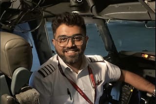 Piloto indio, aclamado como héroe, recuerda el ataque en la cabina de FlyDubai