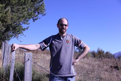 Benoit Andrieu, docente del Centro Educativo Agrotécnico (CAE) de la Fundación Cruzada Patagónica en el Valle de Cholila, Chubut.