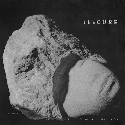 En esta portada del álbum publicada por Fiction/Capitol Records, "Songs of a Lost World" de The Cure. (Fiction/Capitol Records via AP)