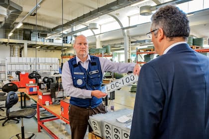En esta unidad se producen todas las chapas de patentes de Finlandia; los presos son remunerados por el trabajo