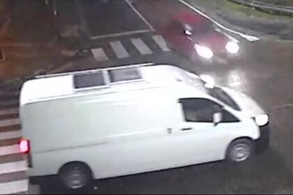 En estado de ebriedad, chocó y volcó en Benavídez