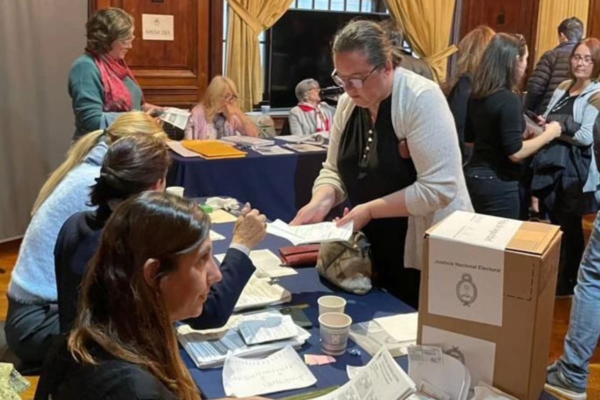 En Estados Unidos, los ciudadanos argentinos con residencia legal podrán votar en los consulados