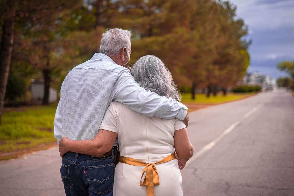En Estados Unidos, los hombres viven hasta los 73 años en promedio, mientras que las mujeres suelen llegar a los 79