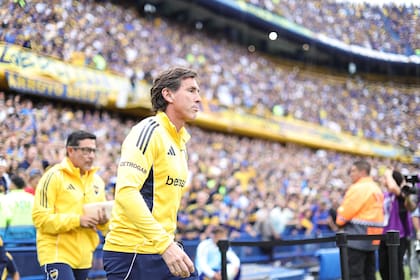 En este breve ciclo, Ubeda se destacó por decisiones lógicas, pero ante Racing falló y los hinchas se lo hicieron sentir