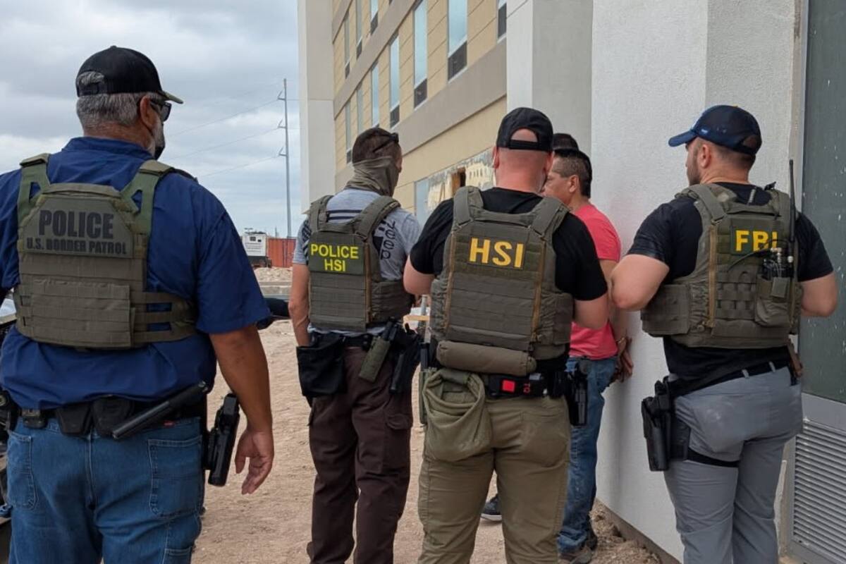 En este mes, agentes del ICE han realizado diversos operativos en lugares de trabajo; suman más de 40 detenidos