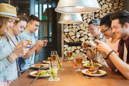 En este restaurante de Texas, a los comensales no se les permite sacar sus celulares para tomar fotos de los platos
