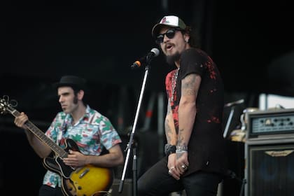 Daniel Osvaldo en su faceta como cantante de su banda Barrio Viejo