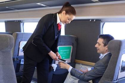 En este tren puedes pagar con tu mano