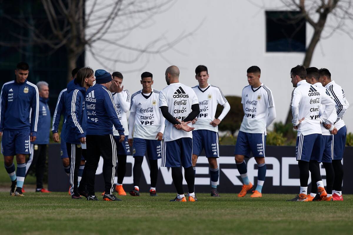 En Ezeiza entrenan mientras se espera la comunicacion de la lista definitiva