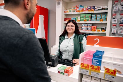 En Farmacity trabajan 750 profesionales farmacéuticos, los que se suman cerca de 250 enfermeros.