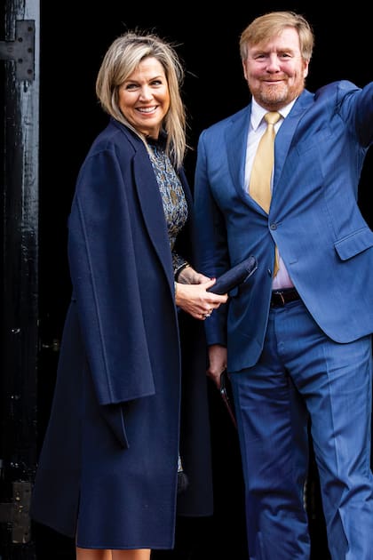 En febrero de 2022, la Reina Máxima lo tomó prestado el tapado de Natan que su hija mayor, la princesa Amalia, eligió para asistir a la Oranje Fund, en Utrecht