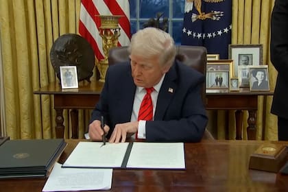 En febrero de 2025, Donald Trump emitió un indulto total a Rod Blagojevich y afirmó que hacerlo era un honor para él (Reuters)