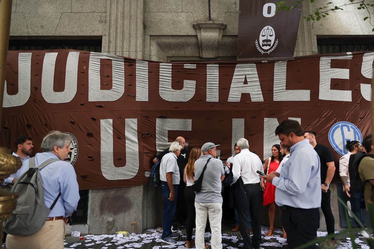 En febrero hubo un paro de trabajadores de la Justicia Nacional del Trabajo en reclamo por la disolución del fuero, incluída en la ley de reforma laboral