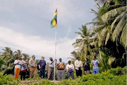En febrero pasado se izó por primera vez en medio siglo la bandera y se cantó el himno nacional de las Islas Mauricio en el archipiélago Chagos