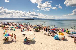 En Florianópolis, uno de los destinos preferidos de los argentinos, se registraron casos
