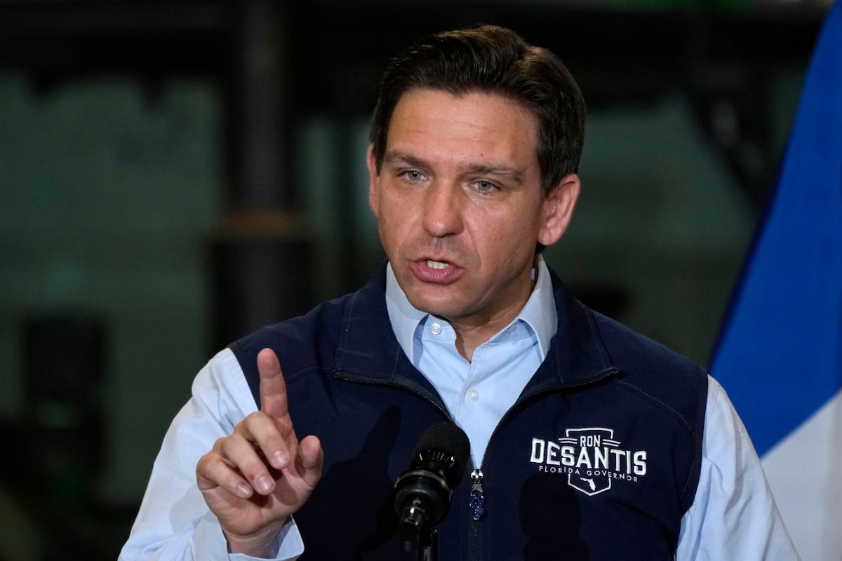 En Florida, el gobernador Ron DeSantis ha impulsado medidas contra la inmigración ilegal, como la ley SB1718