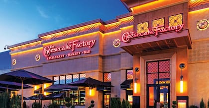 En Florida, The Cheesecake Factory permanecerá abierto el 32 de diciembre y el 1° de enero